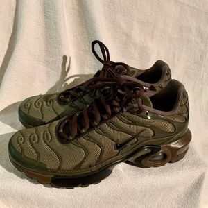 Nike Air Max Plus Olive Cargo (GS) size 5.5Y